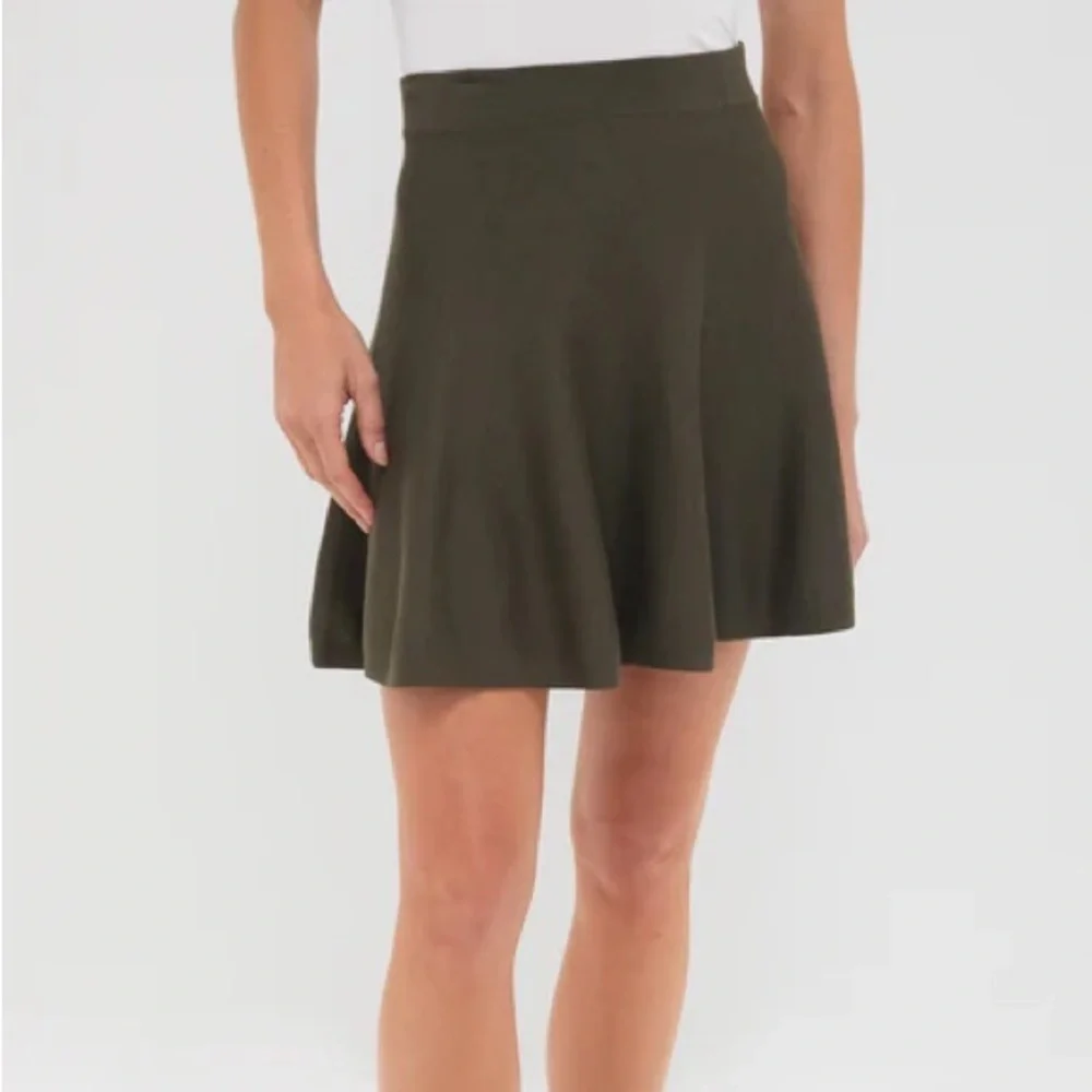 Tuckernuck HYACINTH HOUSE Olive Connie Knit Mini Skirt Large